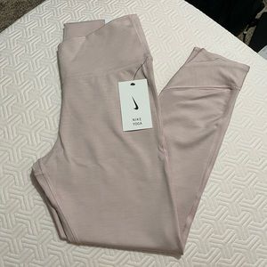 NEW Nike Yoga Leggings/Tights